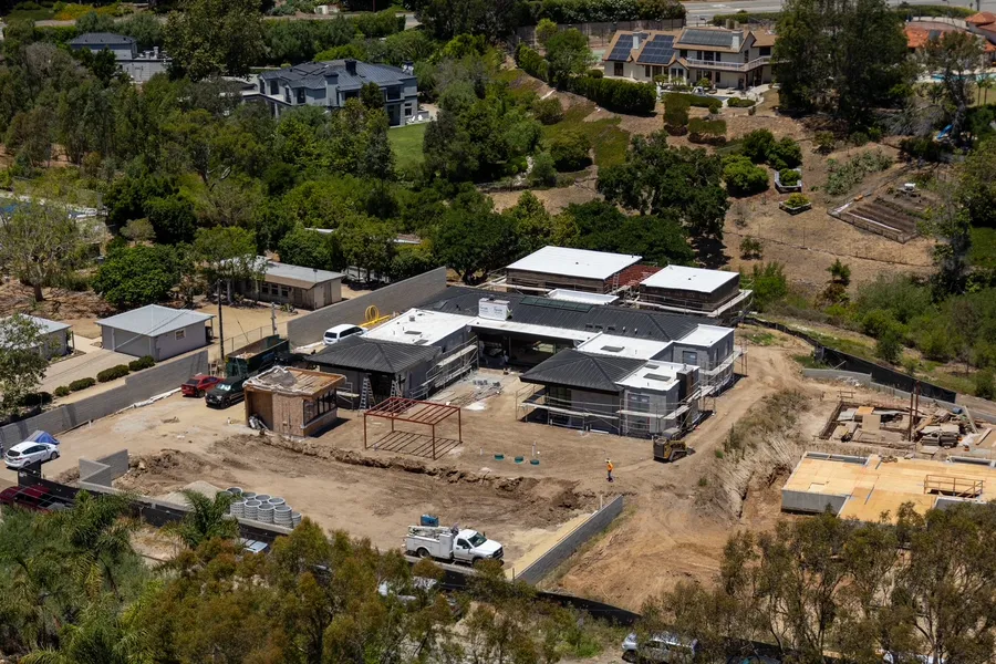 6626 Zumirez Drive, Malibu, CA