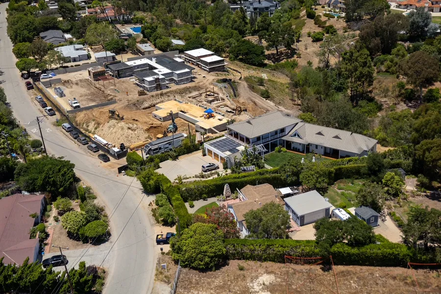6626 Zumirez Drive, Malibu, CA