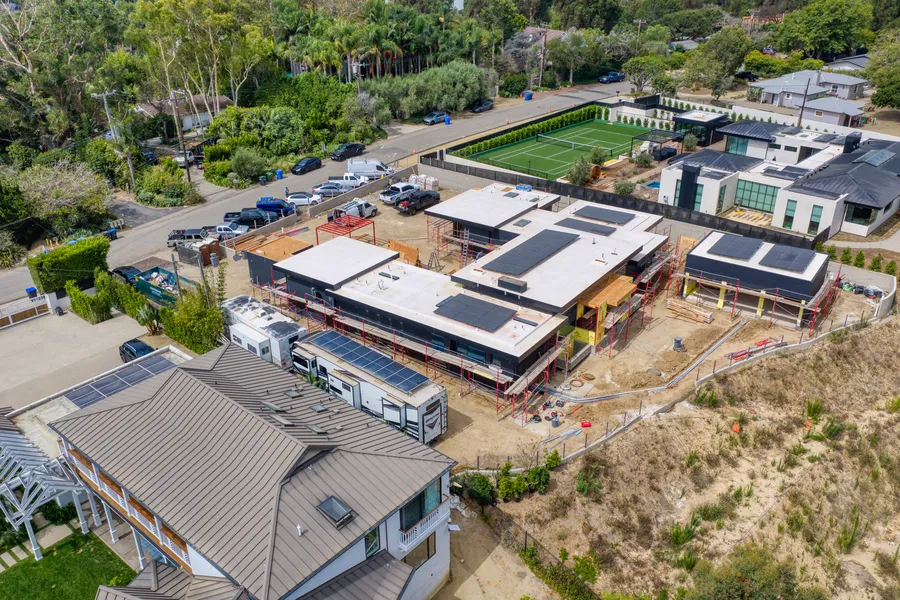 6642 Zumirez Drive, Malibu, CA