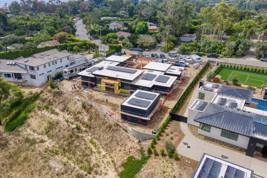 6642 Zumirez Drive, Malibu, CA