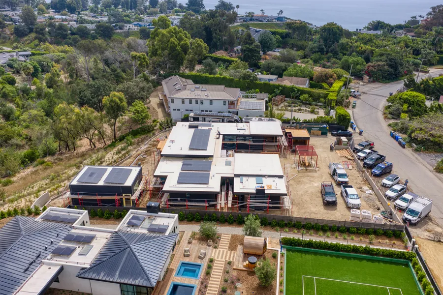 6642 Zumirez Drive, Malibu, CA