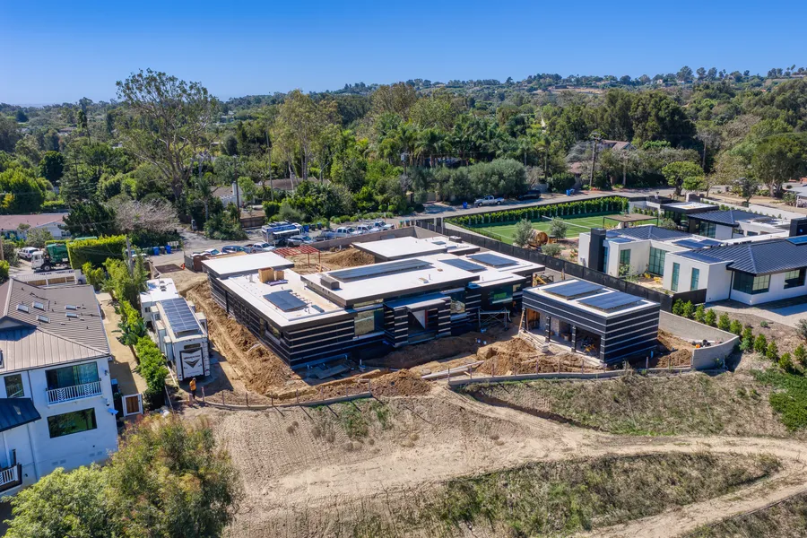 6642 Zumirez Drive, Malibu, CA
