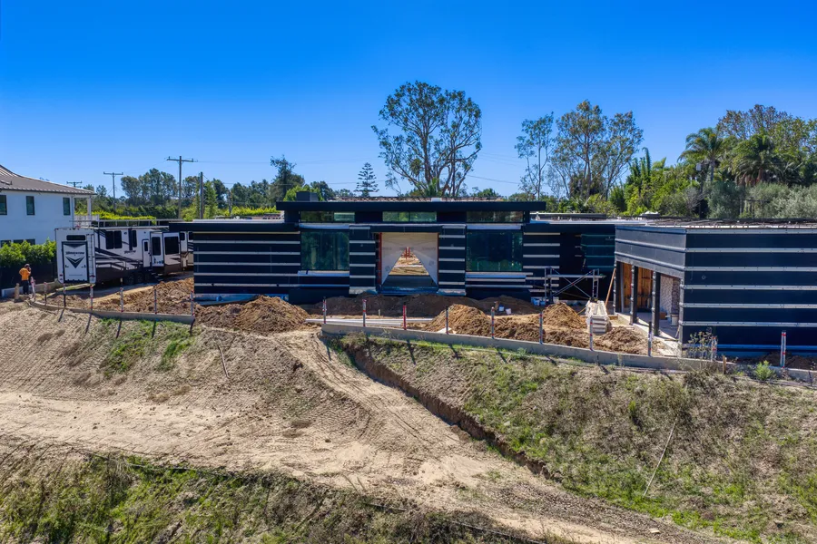 6642 Zumirez Drive, Malibu, CA