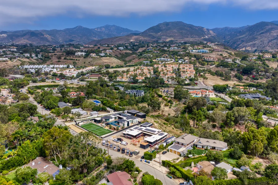 6642 Zumirez Drive, Malibu, CA
