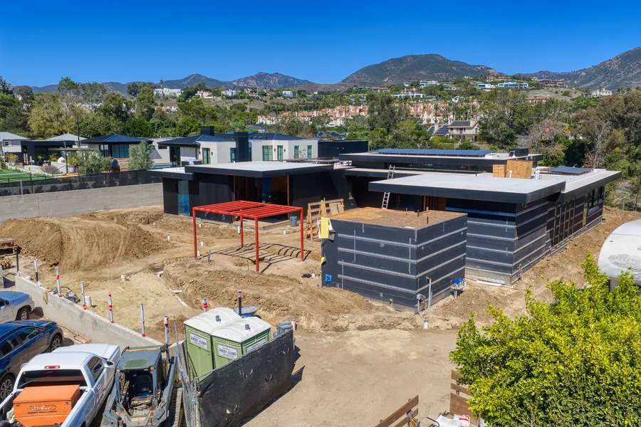 6642 Zumirez Drive, Malibu, CA