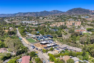 6642 Zumirez Drive, Malibu, CA