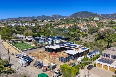 6642 Zumirez Drive, Malibu, CA