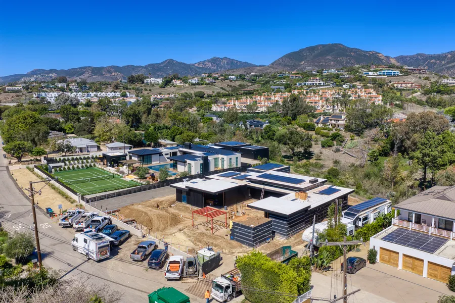6642 Zumirez Drive, Malibu, CA